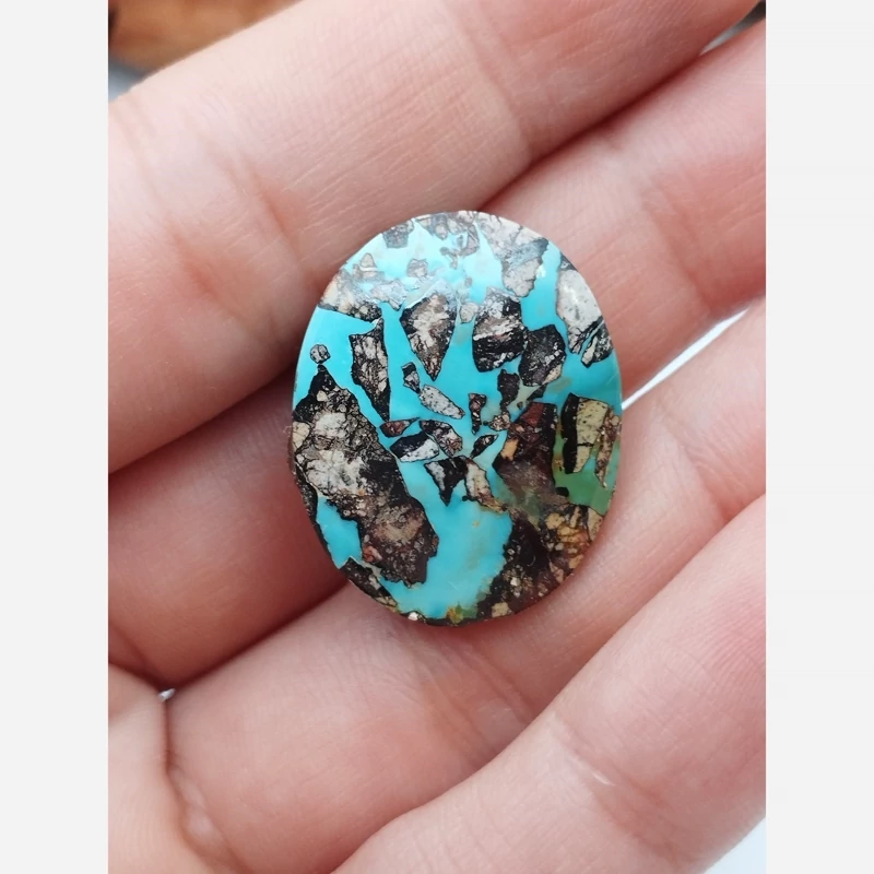 نگین  فیروزه نیشابور قواره درشت سایز 2.5 در 2 سانتی متر کدF008 