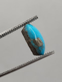 نگین فیروزه نیشابوری اصل ، تراش دامله با طرح خاص، کدF047