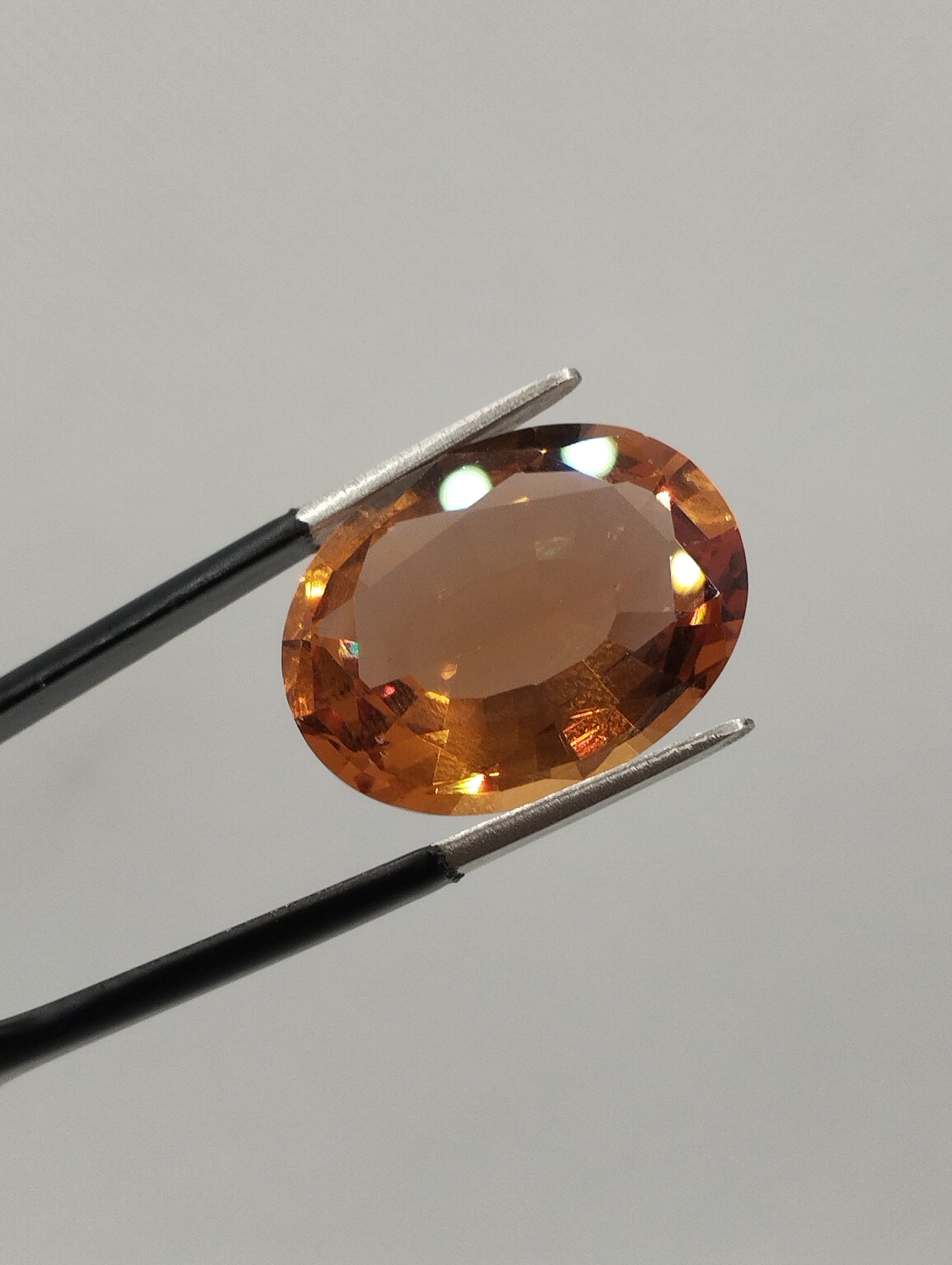 نگین الکساندریت، تراش بیضی( oval cut)  کد N415