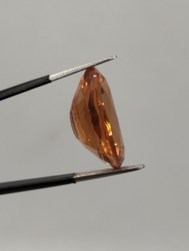نگین الکساندریت، تراش بیضی( oval cut) کد N415