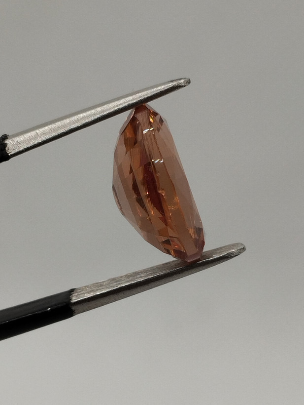 نگین الکساندریت، تراش بیضی( oval cut) کد N41۷