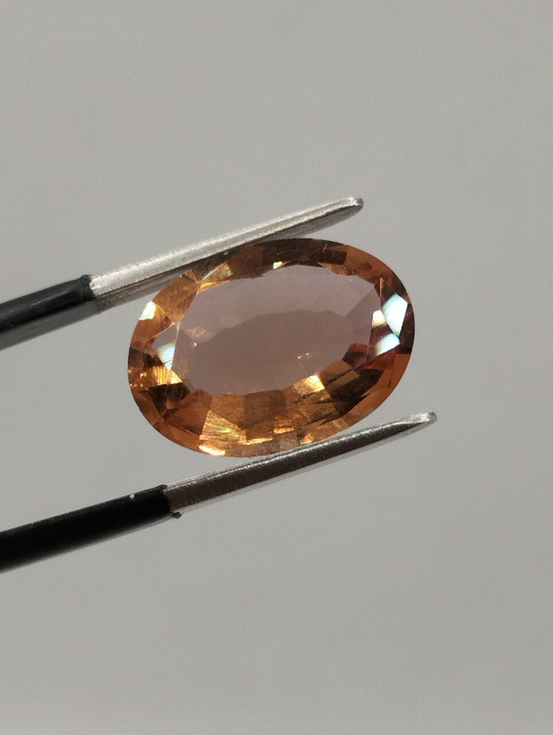 نگین الکساندریت، تراش بیضی( oval cut) کد N۴۲۰